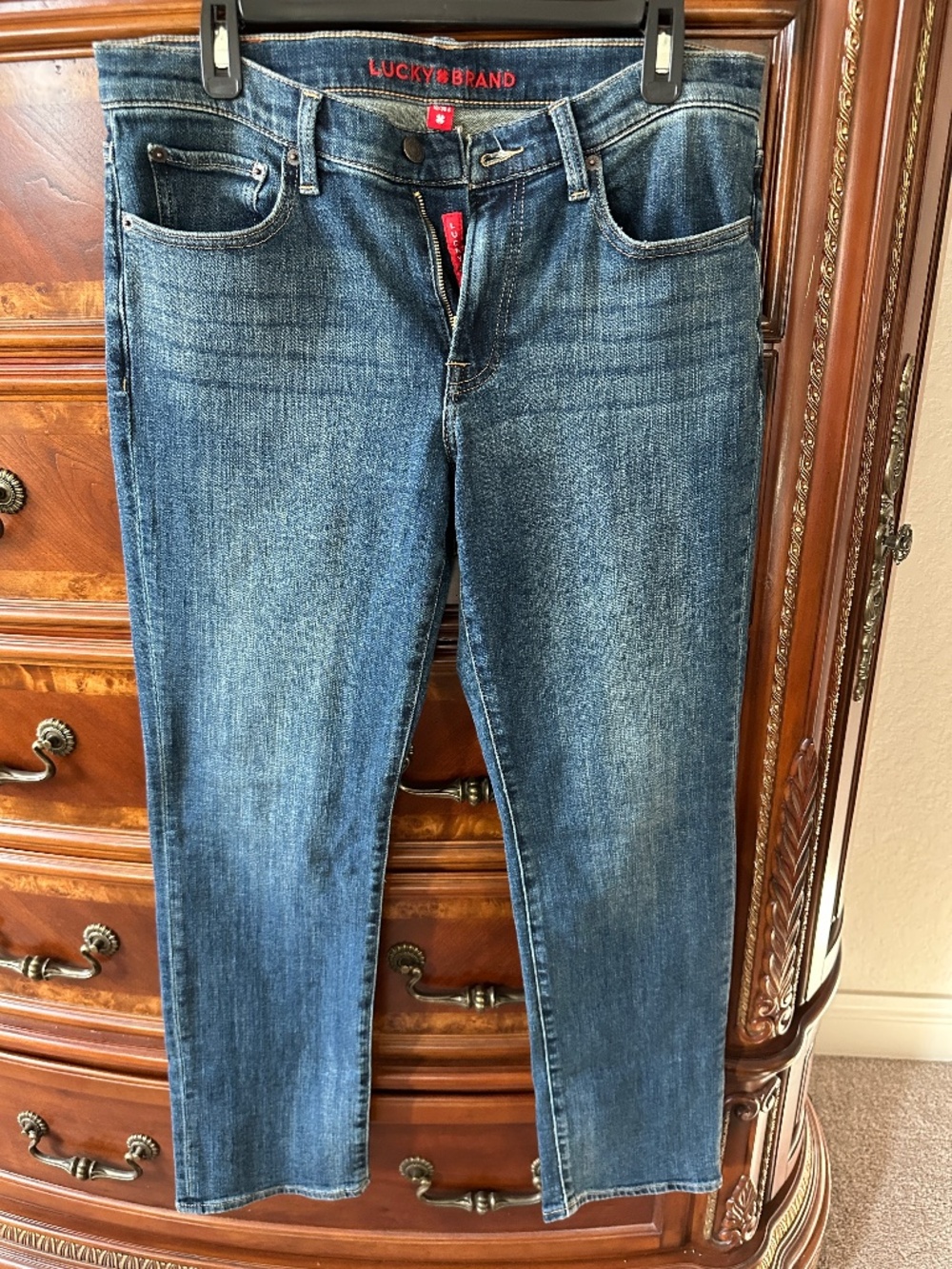 Lucky Brand Sweet Mid Rise Straight in Dark Wash